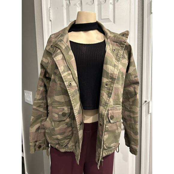 Democracy Women’s Camo Utility Jacket XL – Drawstring Hem, Snap Pockets - Picture 6 of 7